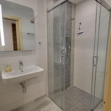 Vila Beautiful With Transportation Facilities
