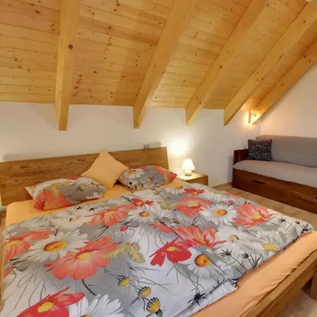 Vila Beautiful With Transportation Facilities *